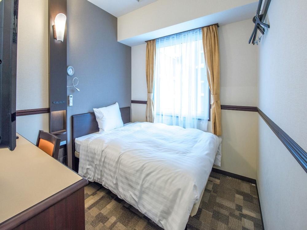 Toyoko Inn Yokohama Kannai Esterno foto